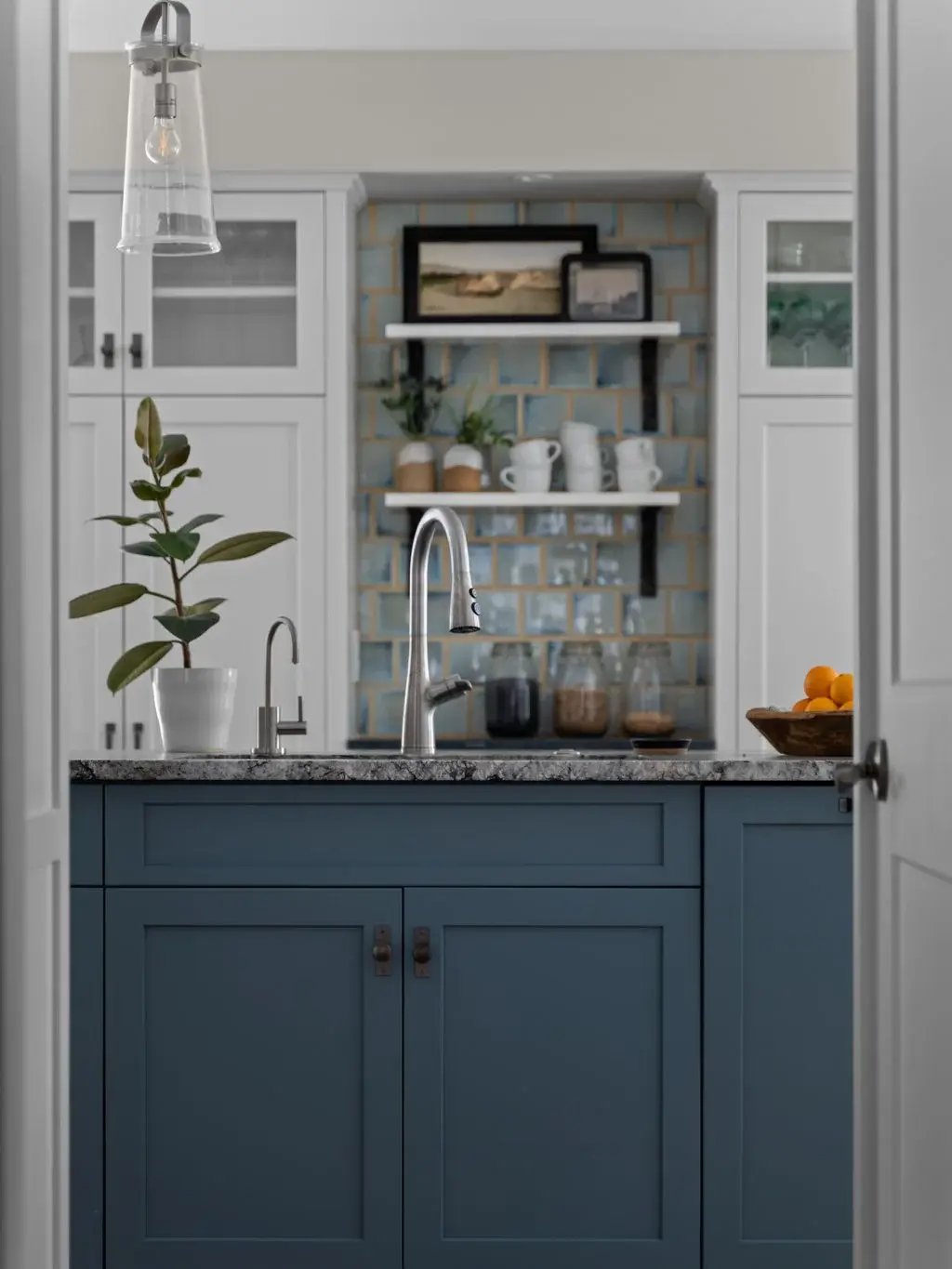 4-MEADOWLARK_KITCHEN_REMODEL_ISLAND_21203_IMG_07648