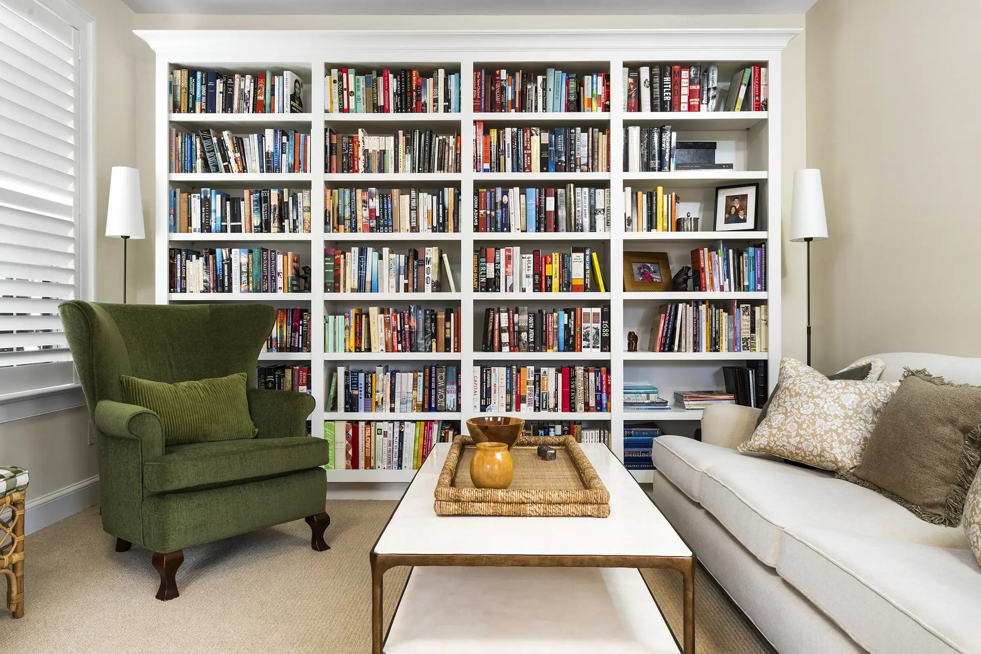 Meadowlark_202403_BOOKSHELVES_DSC08159_2400X1600
