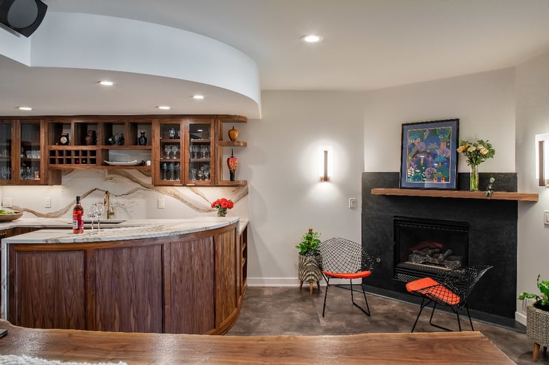 AYYA17105-BASEMENT-FIREPLACE-BAR-AREA