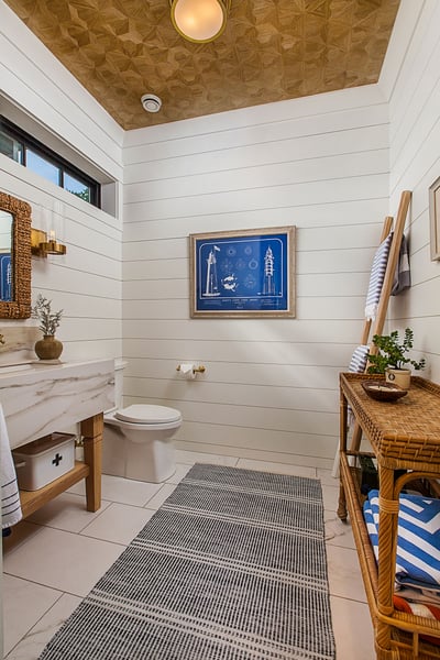 MEADOWLARK_OBER18052_POWDER-ROOM_IMG_4968_WS
