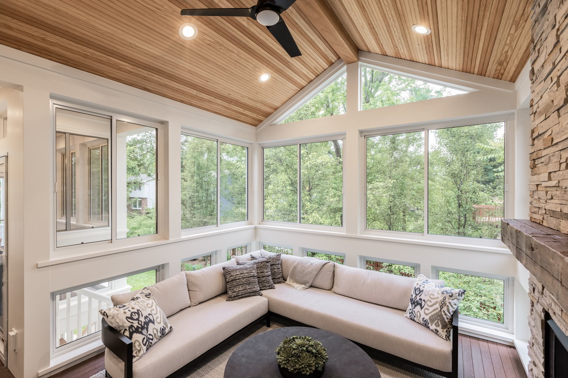 Meadowlark_OWEN20034_SUNROOM_PORCH_0621_0016_WS