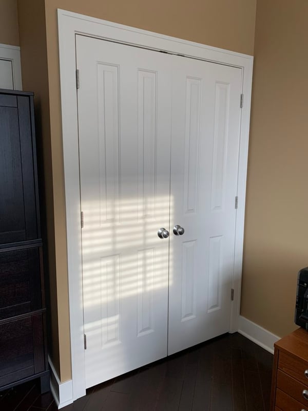 Standard bedroom closed with French doors