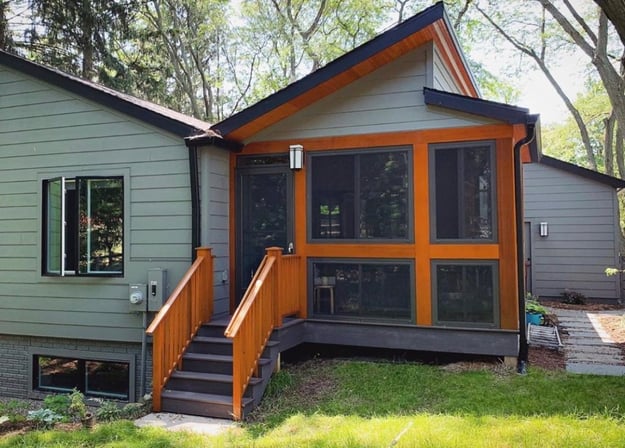 screened in porch staircase