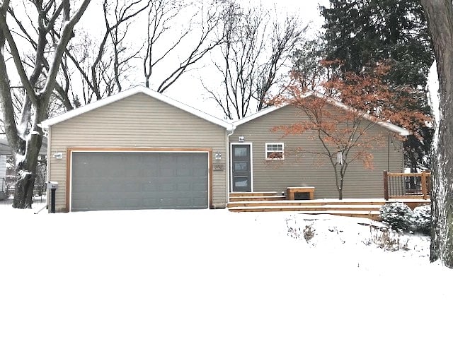 Before photo of a manufactured home that we did an exterior facelift, addition and renovation on.