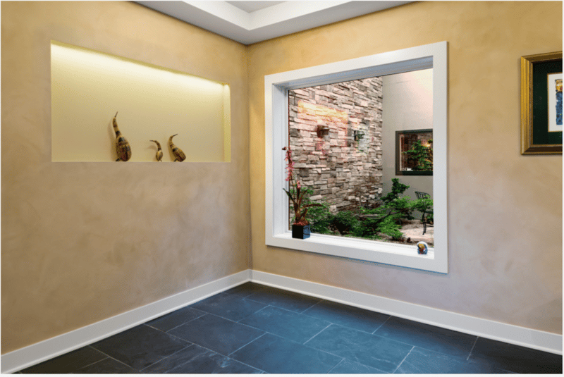 KUC51611 ENTRY LOOKING INTO COURTYARD SMALL