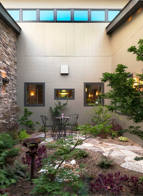 KUC51611 INTERIOR COURTYARD THUMBNAIL