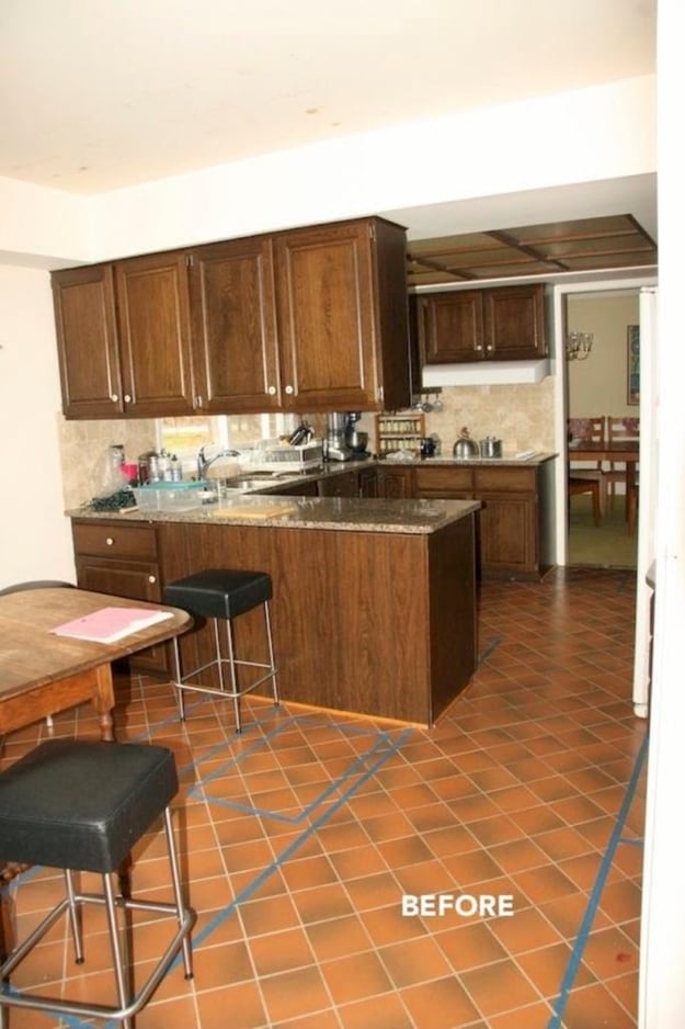 Photo of 1970's kitchen before remodel