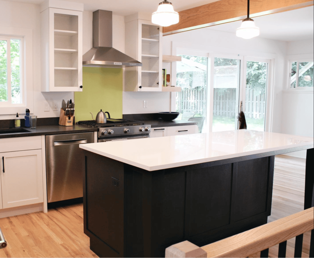 Glass Backsplash in Kitchen Remodel