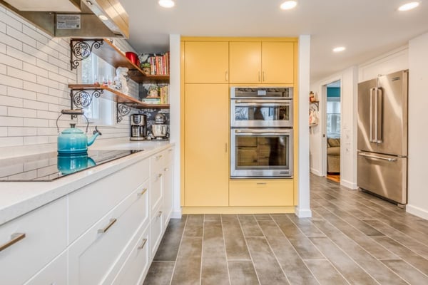 WASI17089-KITCHEN-YELLOW-OVEN-WALL