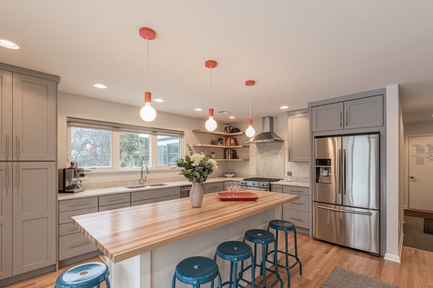 contrasting kitchen island