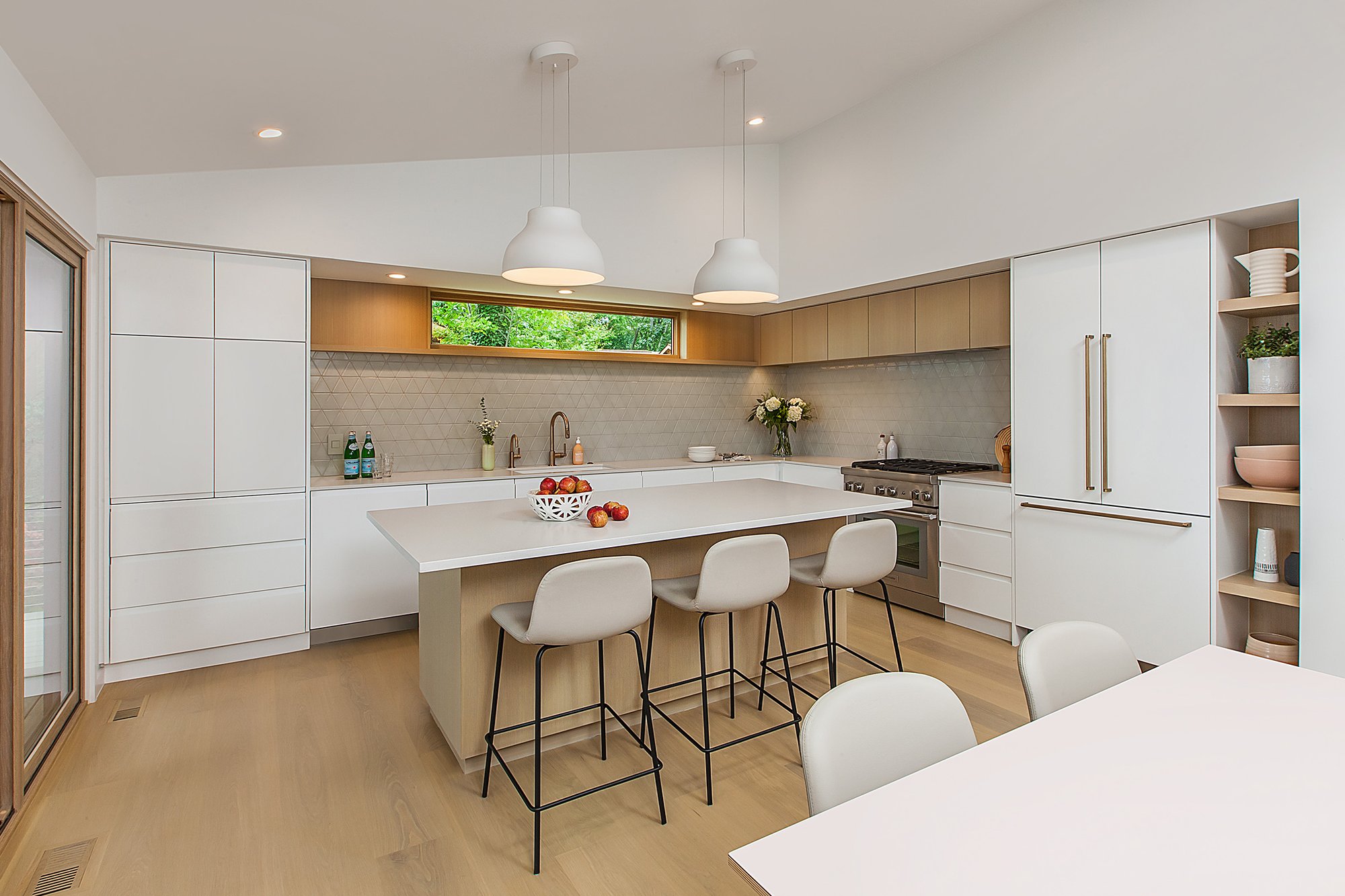 MEADOWLARK_LAKE_HOME_REMODEL_KITCHEN_IMG_7909_Crop_WS