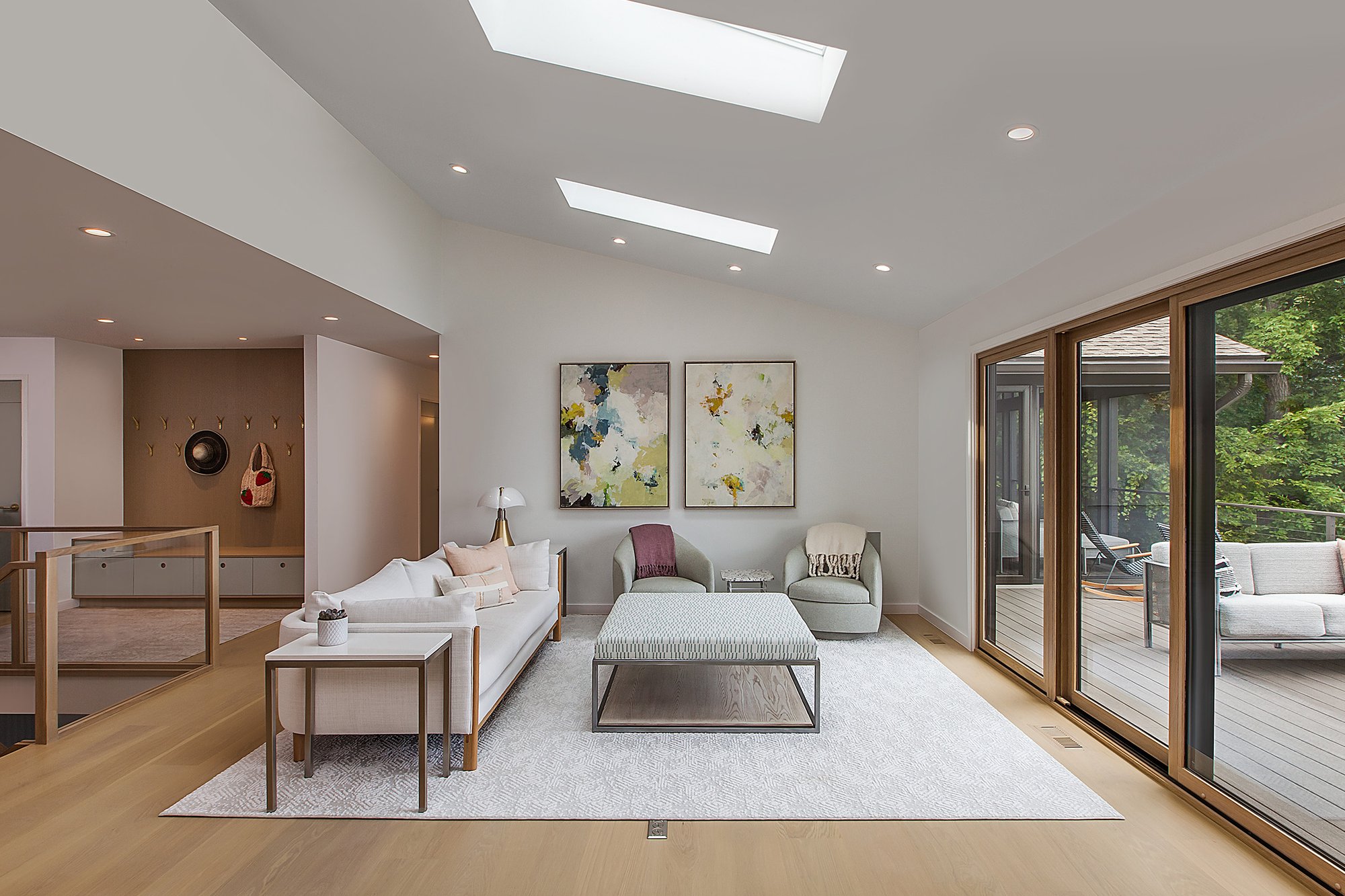 MEADOWLARK_LAKE_HOME_REMODEL_LIVING_ROOM_IMG_7604_WS