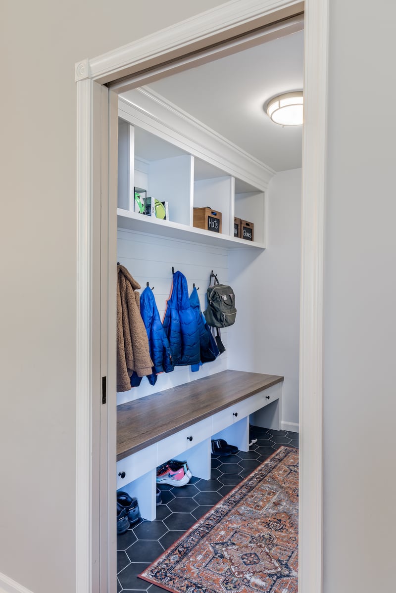 ZATK19044-MUDROOM-ANGLE-FROM-DINING