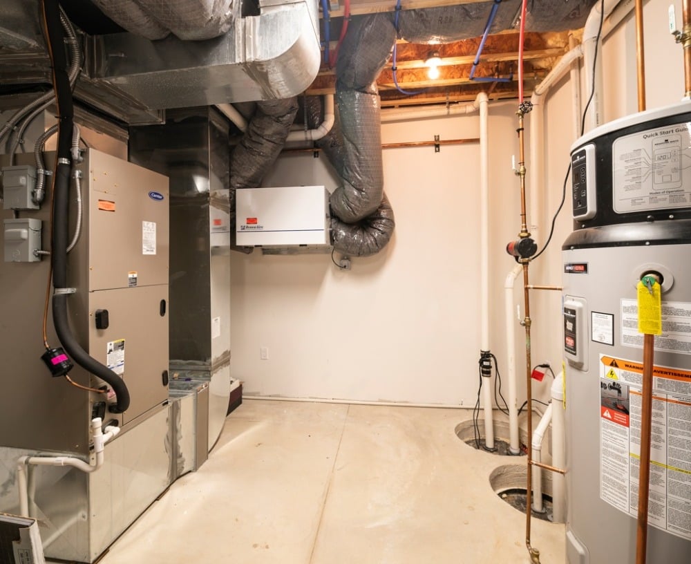 High-performance-heating-and-cooling-residential-installation