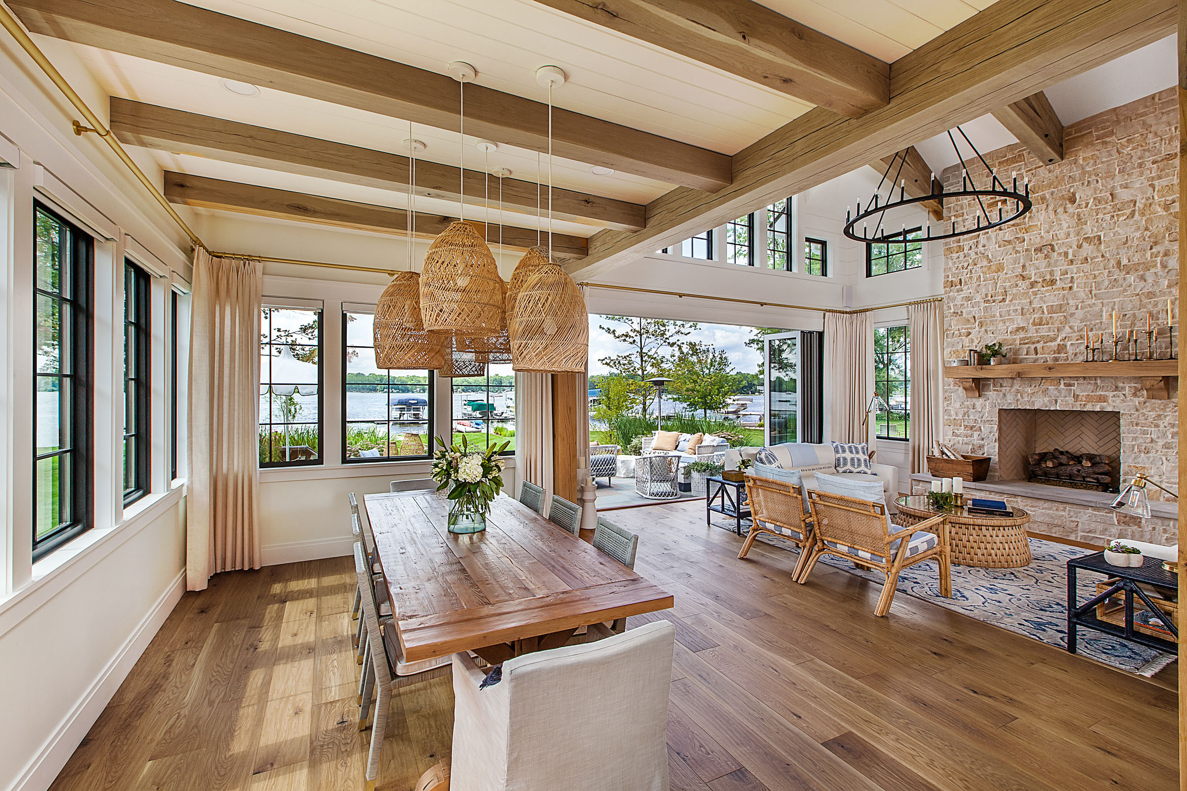 MEADOWLARK_18052_DINING_ROOM_PENDANTS_IMG_4237_WS