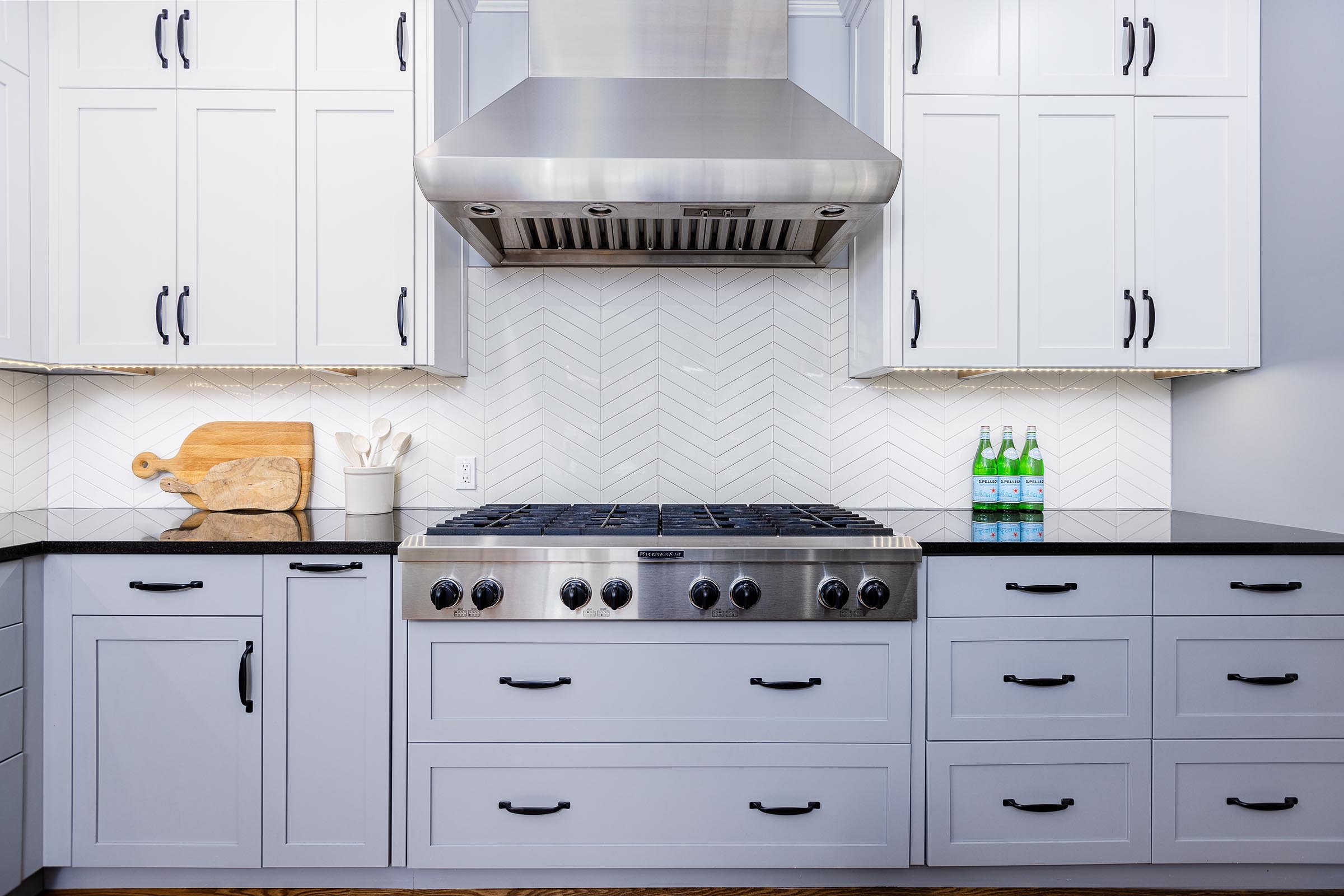 Custom Cabinetry in Kitchens: 5 Trends You Need to Try