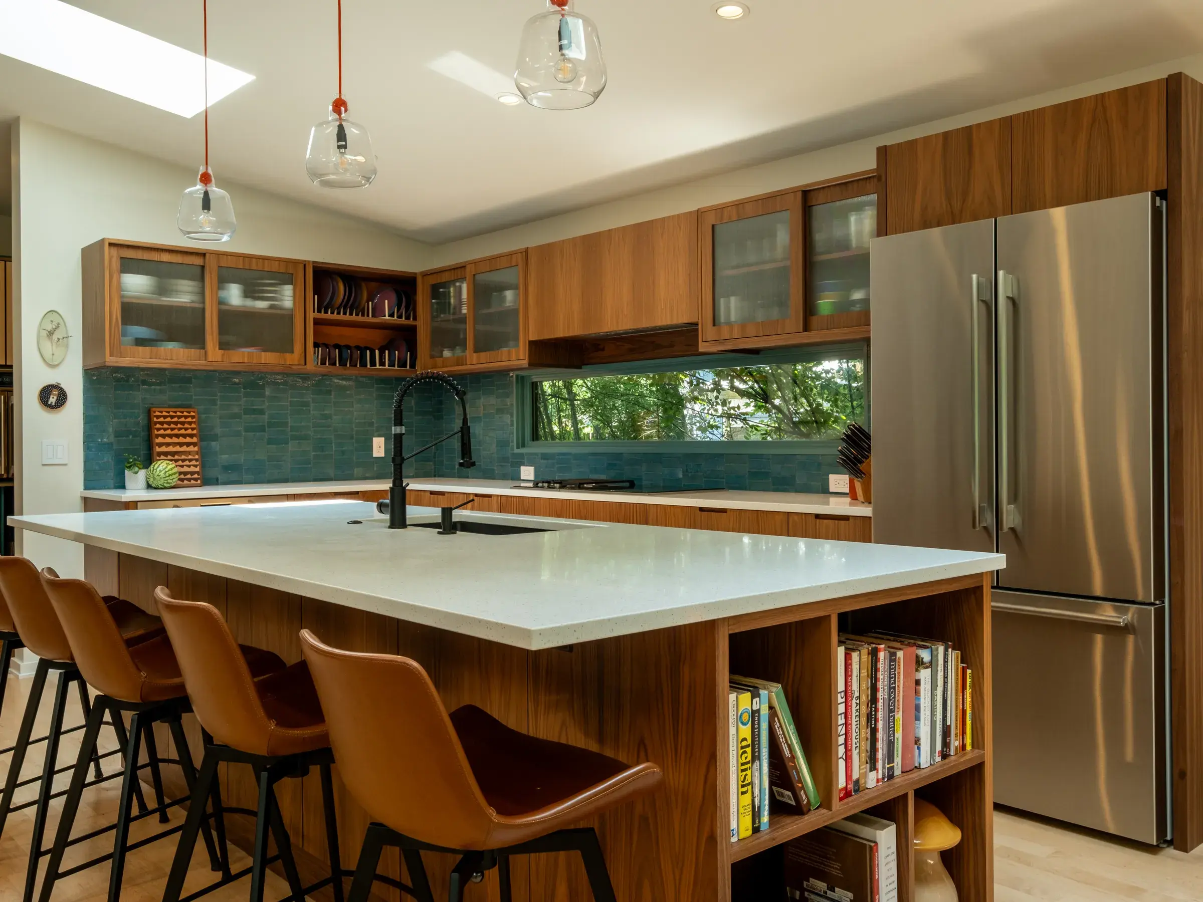 MEADOWLARK_KITCHEN_DARK_STAINED_REMODEL_23037_8