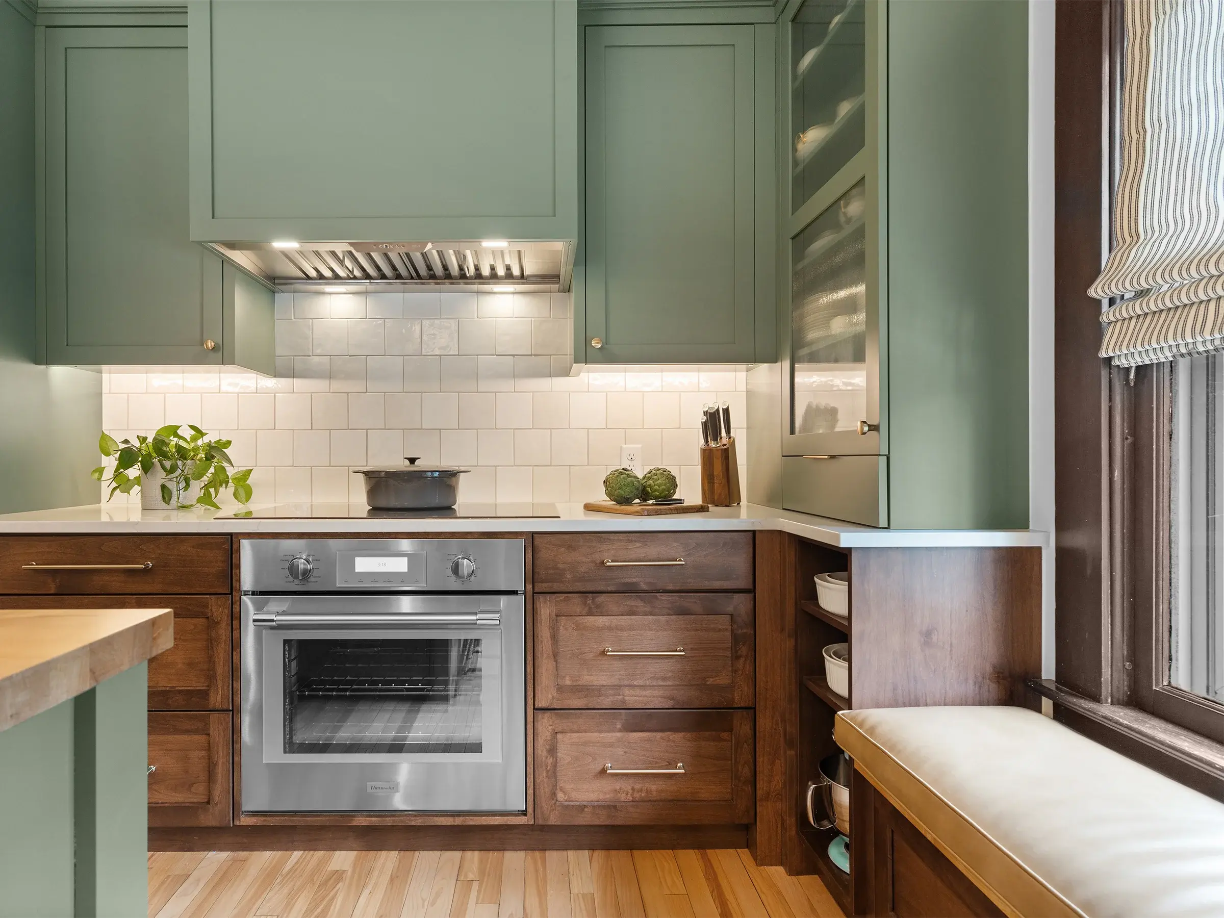 Meadowlark_Kitchen_Remodel_Green_Walnut_Cabinetry_25014_39_DSC09926