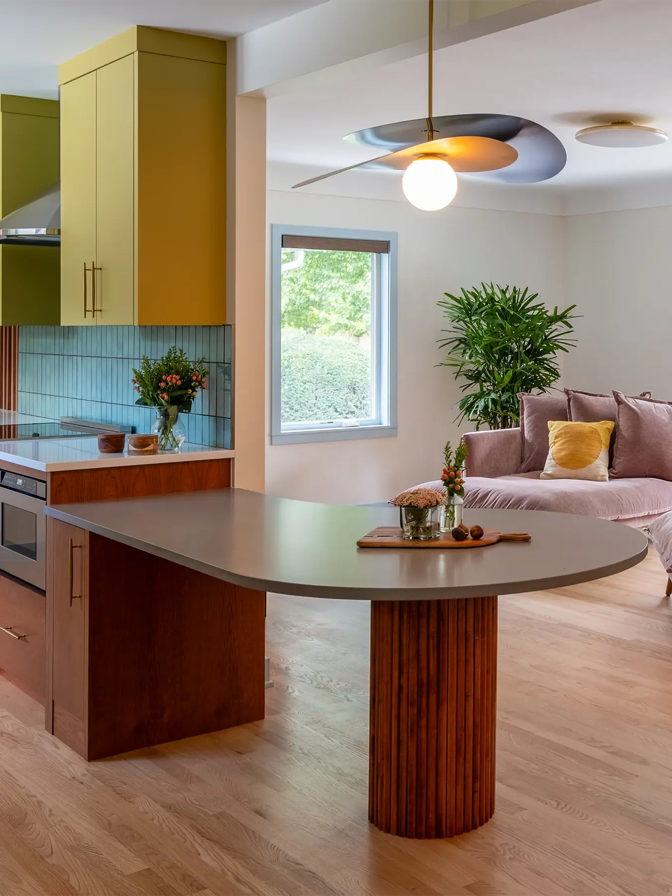 MEADOWLARK_REMODEL_24052-9_KITCHEN_PENISULA_LIGHTcrop
